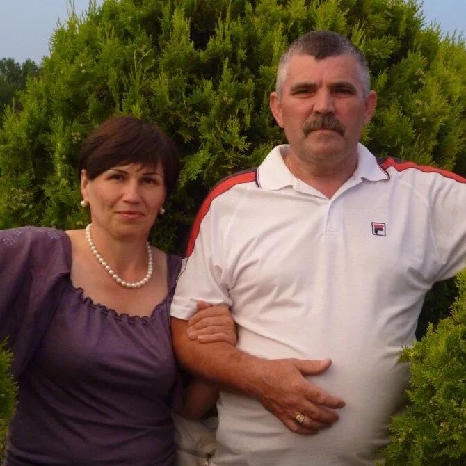 Знакомство семейных пар московская область. Семейная пара. Семейная пара ищет. Семейная пара верхних. Семейная пара с проживанием.