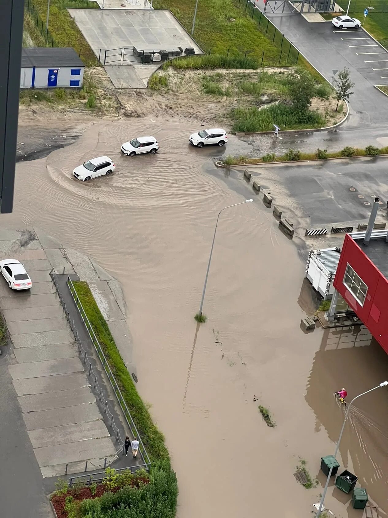 Потоп в тюмени. Ливень. Тюмень потоп. Ливень в городе. Затоплены улицы Тюмени.