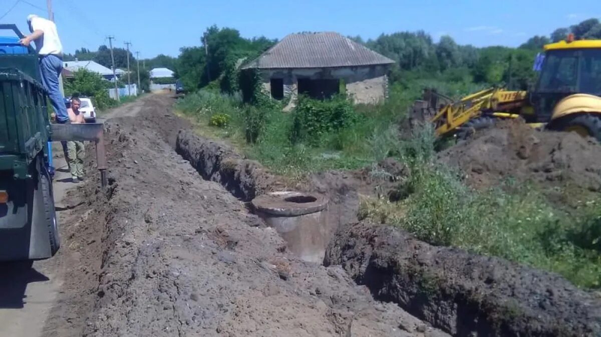 Погода в мамоне верхнемамонского. Реконструкция системы водоснабжения с. Нижний Мамон». Ремонт водопровода Далматово. Лукьянчиков Нижний Мамон. Старое и новое русло Дона Верхнемамонский район.