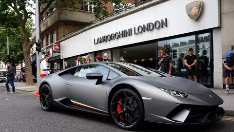 Lamborghini huracan стоит