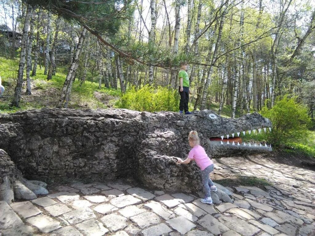 Окрестности кисловодска самостоятельно. Кисловодск каменный крокодил. Каменный крокодил в Кисловодском парке. Кисловодск парк для детей. Кисловодск осенью.