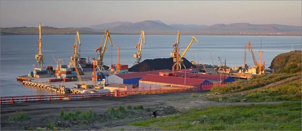 Порт угольные копи. Анадырь морпорт. анадырский морской порт. анадырский морской морпорт. порт угольный чукотка.