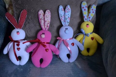 Зайцы игрушки из ткани