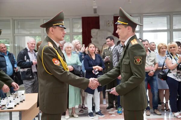 Военно медицинские факультеты. Военный Факультет медицинского. Военная медицинская Академия Минск. Военно-медицинская Академия 5 Факультет. Вузы с факультетами военной медицины.