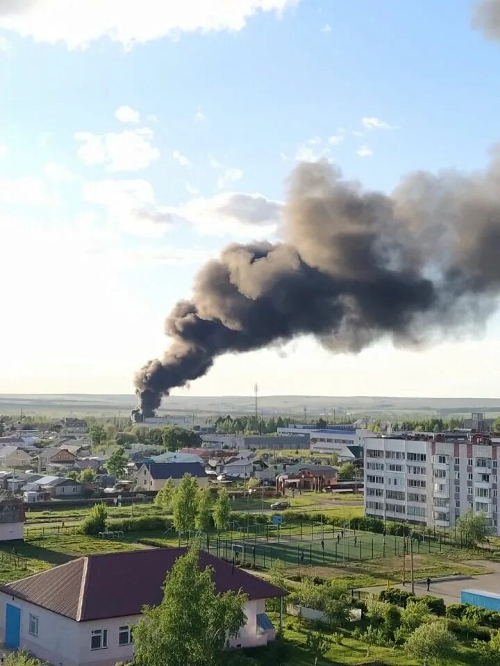 События в елабуге сегодня. Пожар в Елабуге. Елабуга сейчас. Пожар в Елабуге 24.04.2023. Елабуга 2000 год.