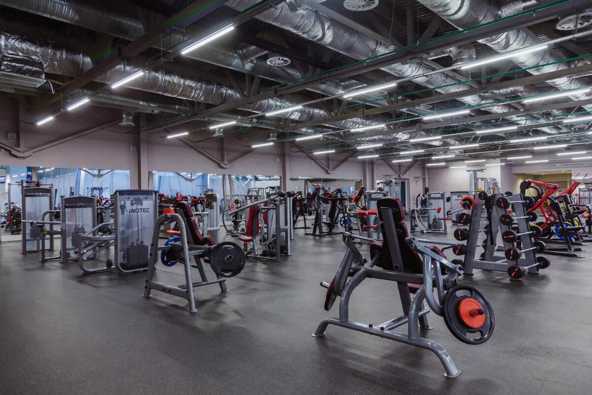 Фитнес хаус габишева. Максимус симферополь тренажерный зал. Fitness house казань. Баруди 8 максимус. Тренажерные залы казань.