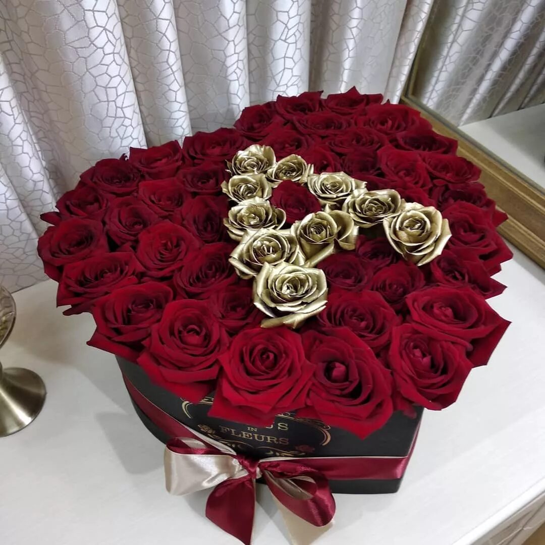 Panorama: Flowers today, point of delivery, Russia, Moscow, Smolenskaya Square, 