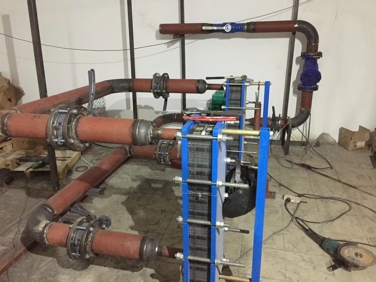 Подогреватель водоводяной пв 325х3000. Подогреватели гвс. Разборный теплообменник труба в трубе. Подогреватели гвс. Подогреватель водоводяной ввп 02-57-4000.