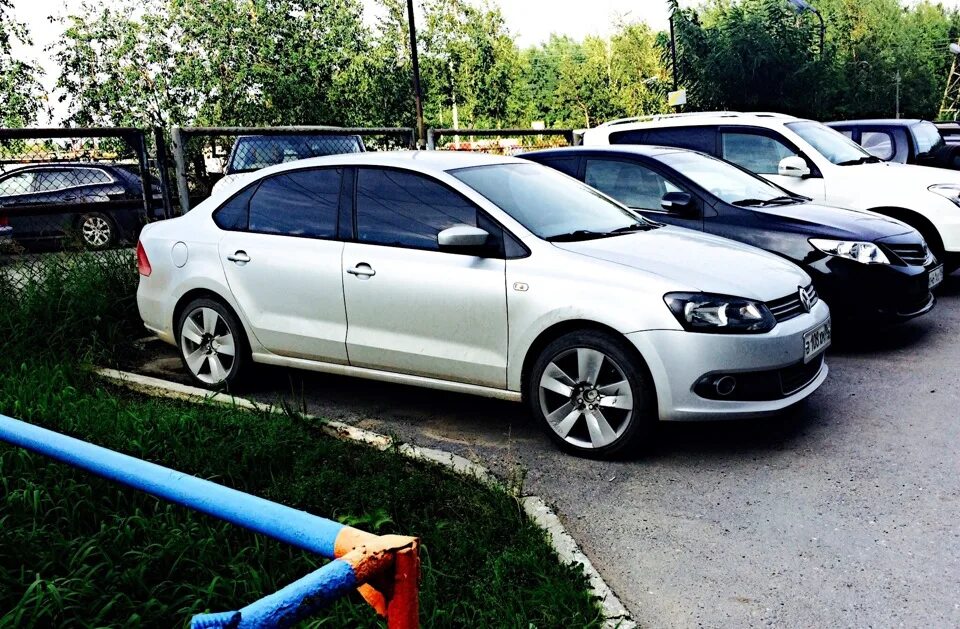 Диски Polo sedan r15. Volkswagen Polo диски r15 разболтовка. Фольксваген поло на дисках с гольфа. Разболтовка Volkswagen Polo. Разболтовка фольксваген поло седан