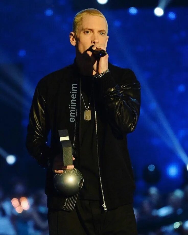 Эминем сейчас 2025 сколько лет. Eminem 2013. эминем 2015. эминем сейчас. эминем 2013 2018.