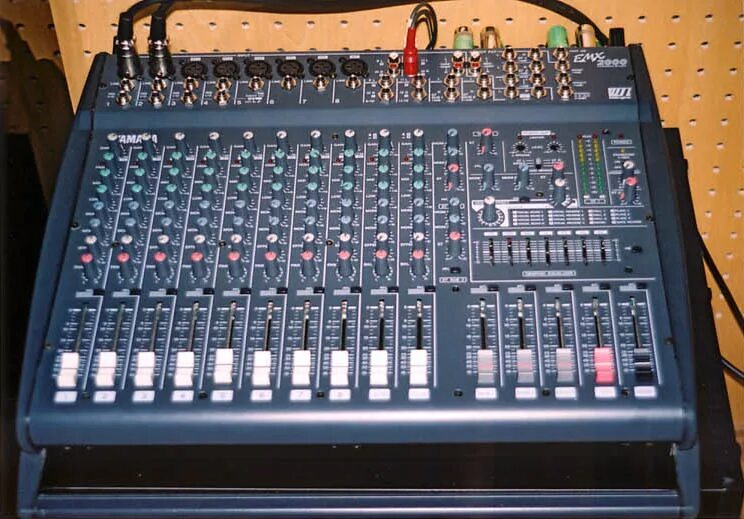 айриг подключить к ноутбуку. музыкальное оборудование. акустическая система jbl для актового зала. 4. музыкальное оборудование сомон тч.