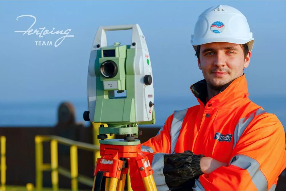 Геодезия на крайнем севере. Геодезия. Межевание участка. Работники геодезии. Геодезист юминов владислав.