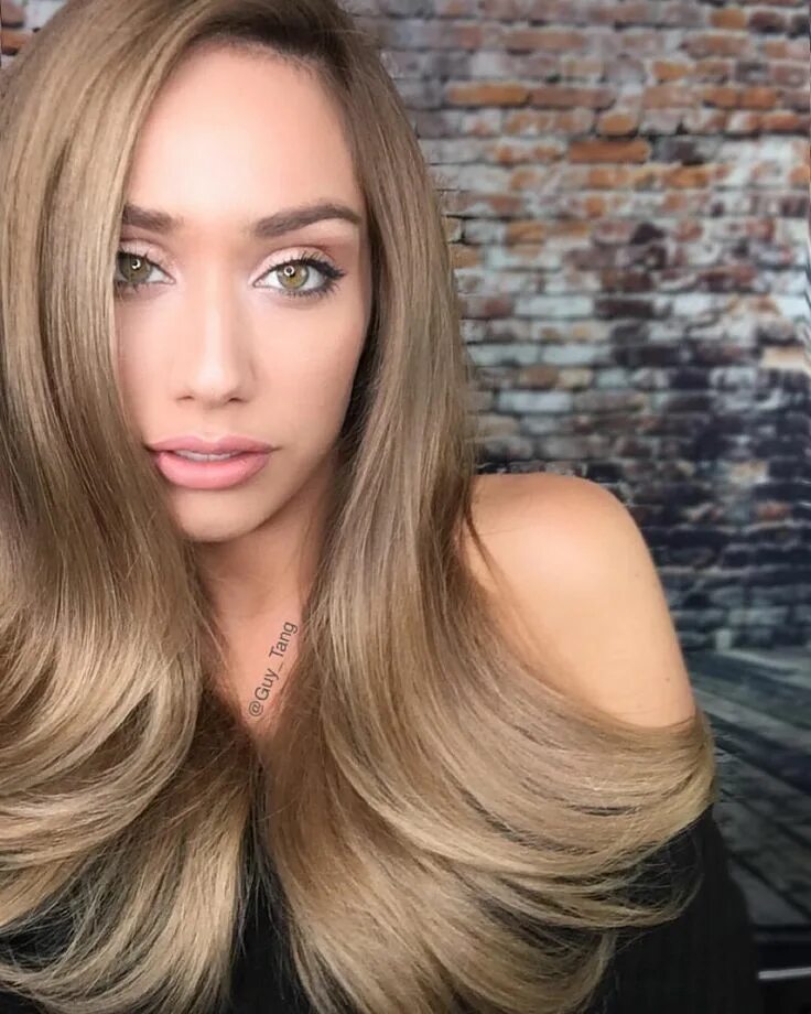 Blonde brown. Руссо карамельно пепельный. Руссо карамельно пепельный цвет. Темный блонд капучино пепельный. Светлорусский цвет волос.