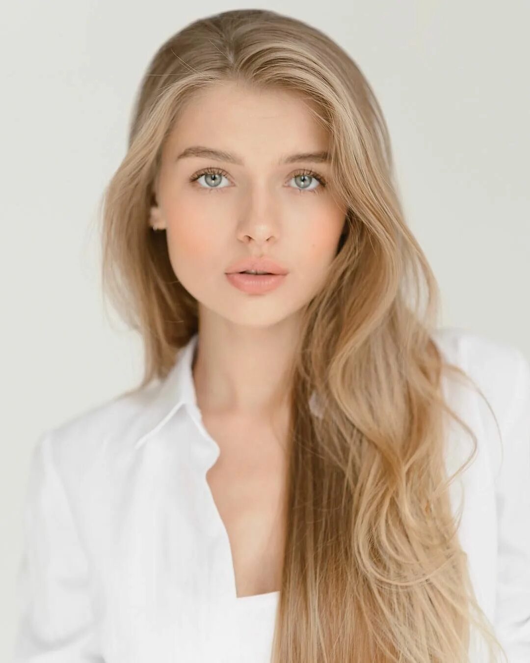 Кристина романова 2020. Фрида густавссон 2019. Чистокровная славянка внешность. Зеленоглазый блондин. Внешность русые волосы.
