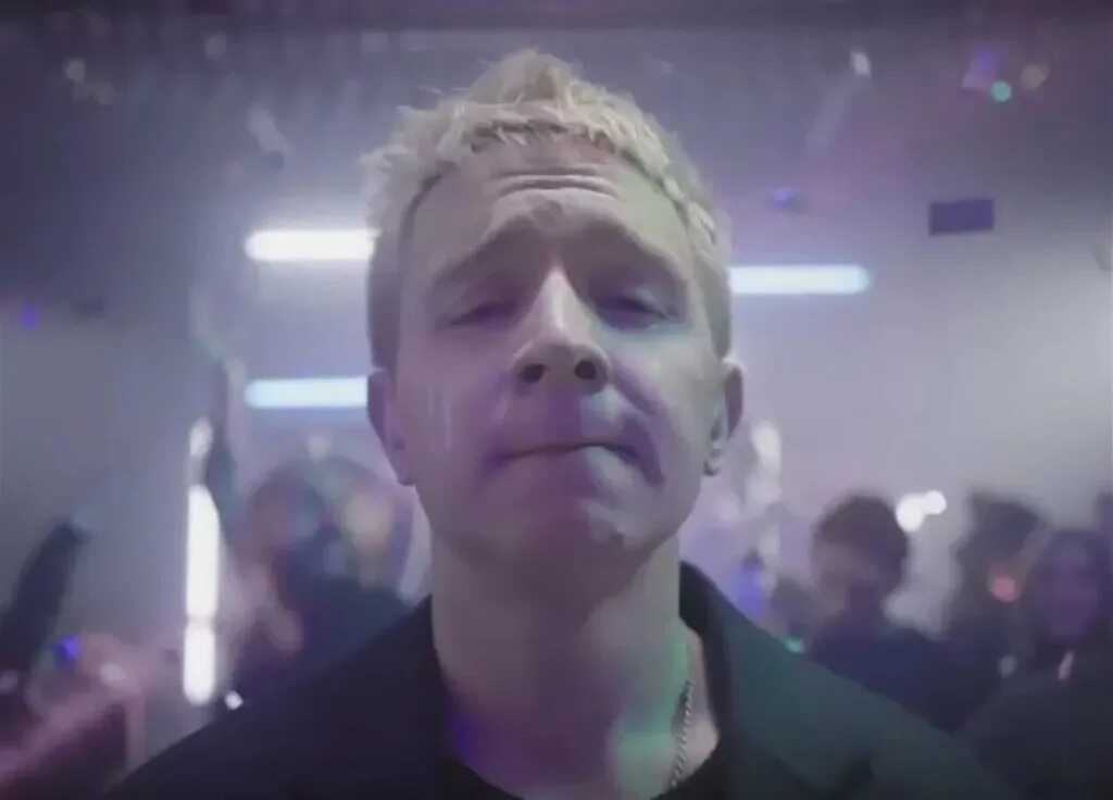 Плачу на техно speed. Плачу на техно. Хлеб плачу на техно клип. Хлеб плачу на техно девушка. Я плачу на техно.