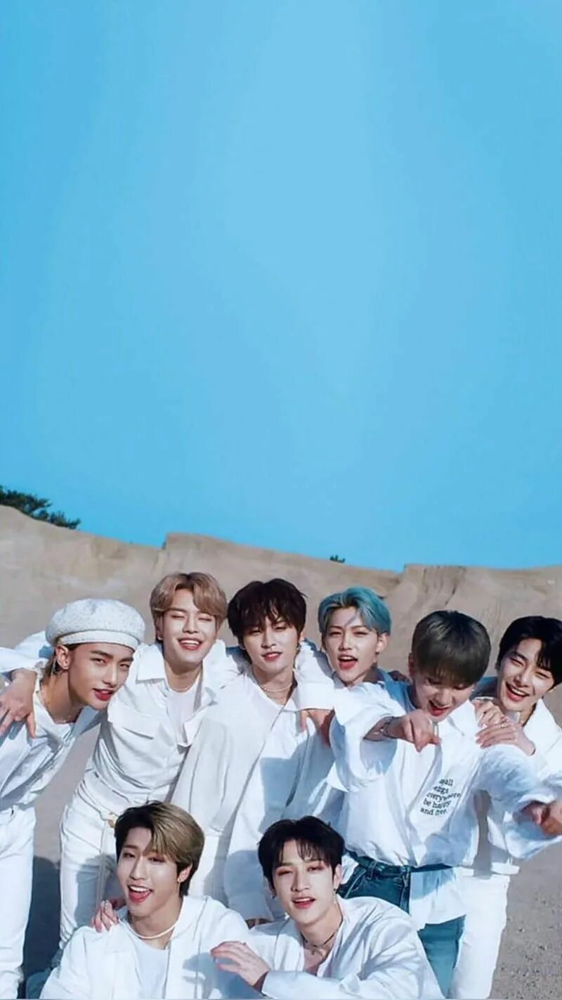 Телефоны stray kids. Stray kids имена. Felix stray kids. Stray kids 2022 обои. Группа stray kids.