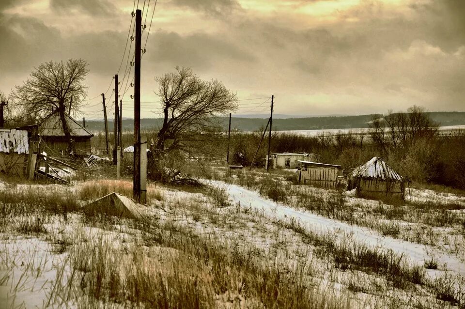 Погибающие деревни россии. Старое село (деревня, Можайский городской округ). Старинная деревня. Разрушенная деревня. Мертвая деревня.