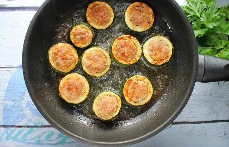 Кабачок с фаршем на сковороде фото Кабачки с фаршем и помидорами пошаговый рецепт с фото на Повар.ру