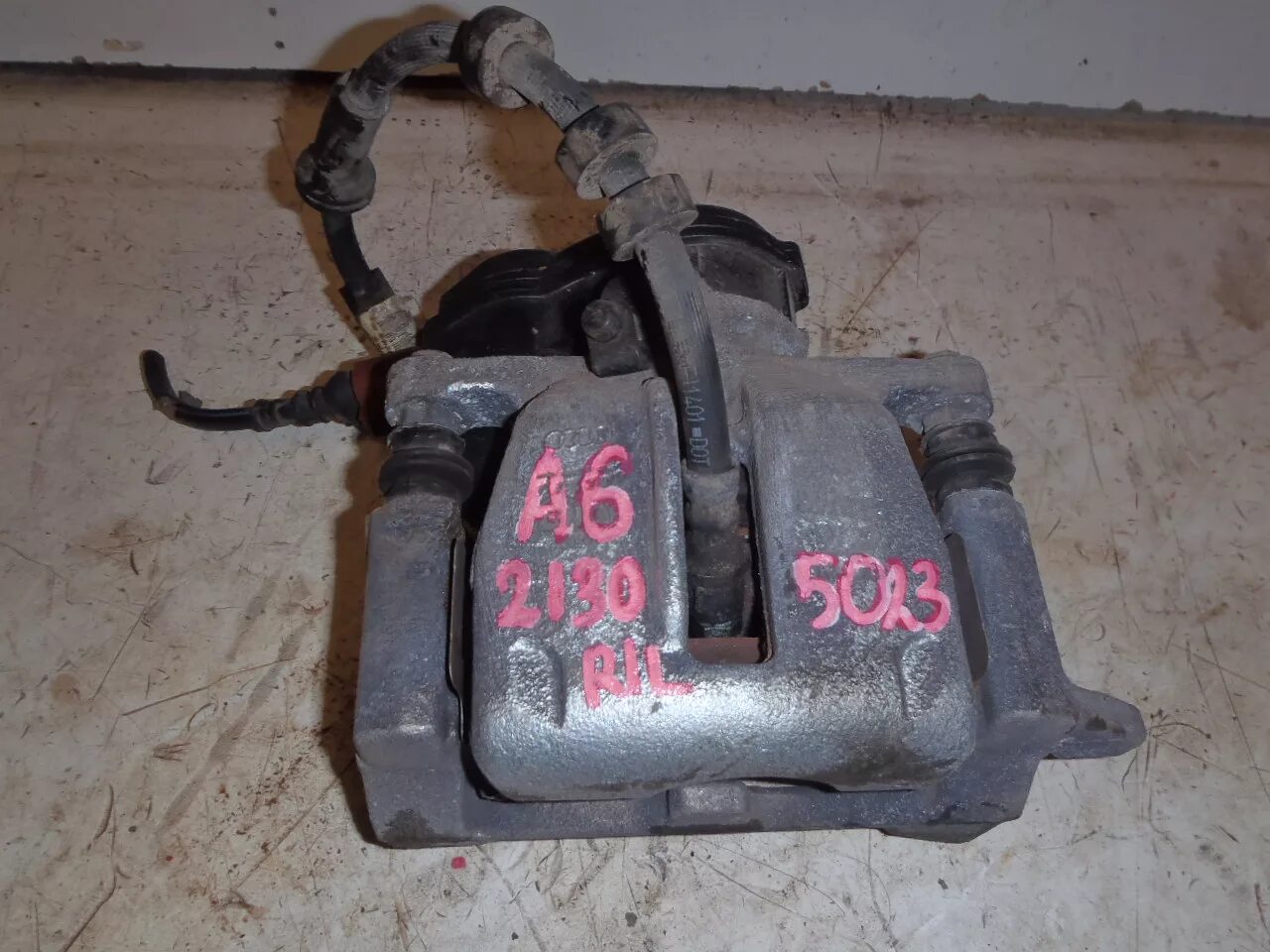 Суппорт задний ауди а8. Задний суппорт ауди а6. ауди а6 2010 суппорт задний. ауди а7 задние суппорта. ауди а6 с5 2003 г супарта.