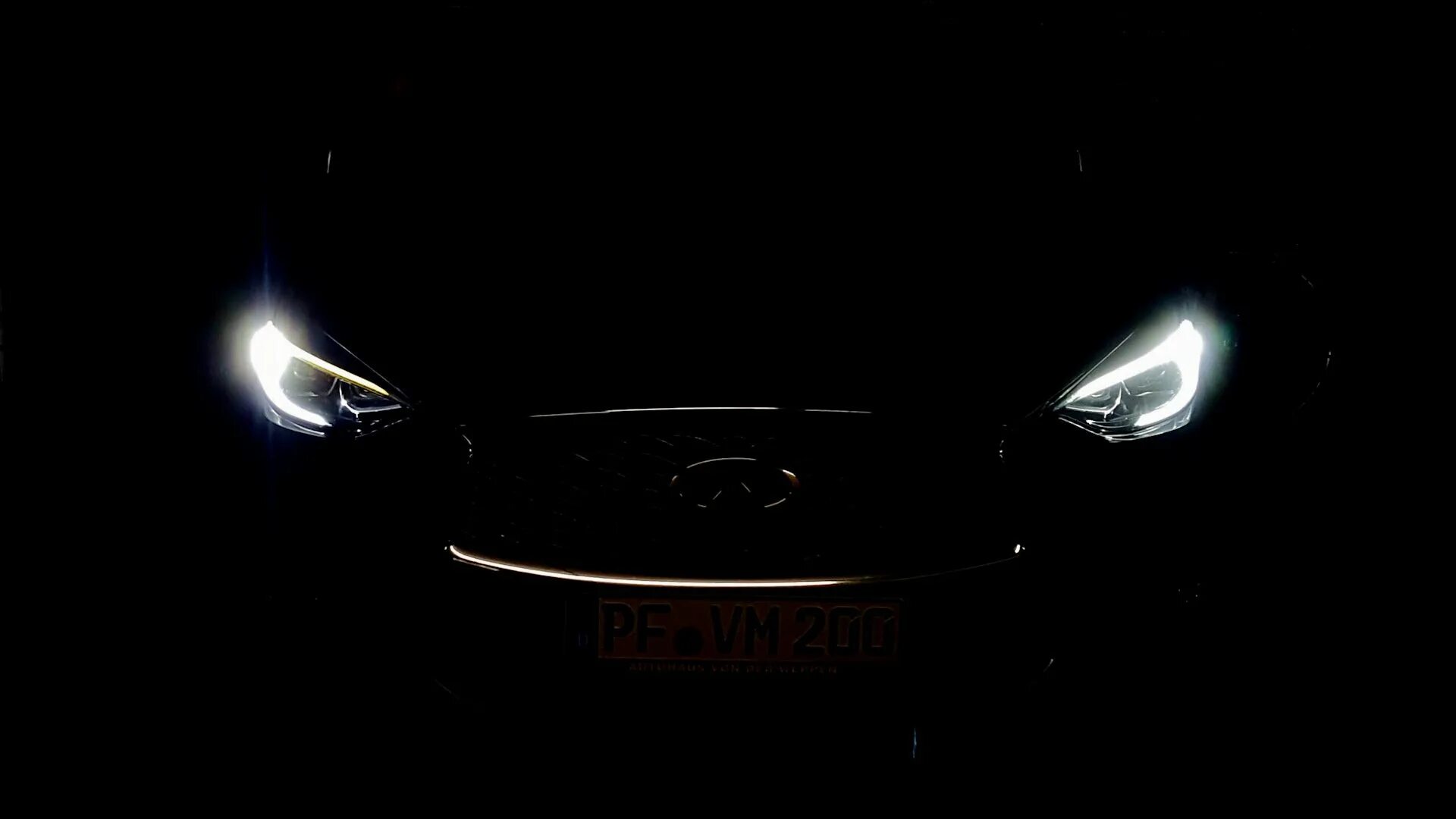 Фары в темноте видео. Инфинити q50 в темноте. Infiniti q70 чёрные фары. Инфинити ех35 с горящими фарами. Ниссан Кашкай фары в темноте.