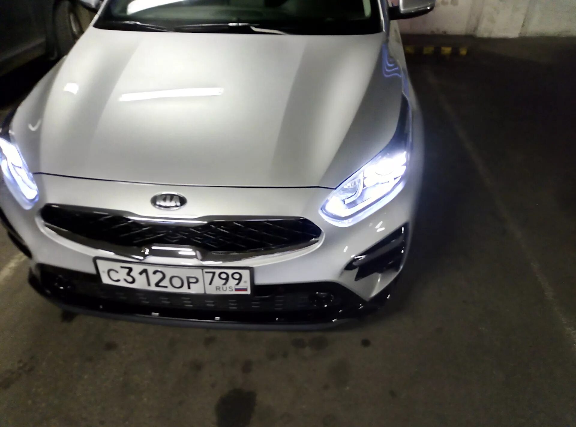 Kia cerato 4 диодные лампы. Led автолампы в руке. Led фонари kia cerato 2023. Диоды kia cerato 4. Лампы cerato 4.