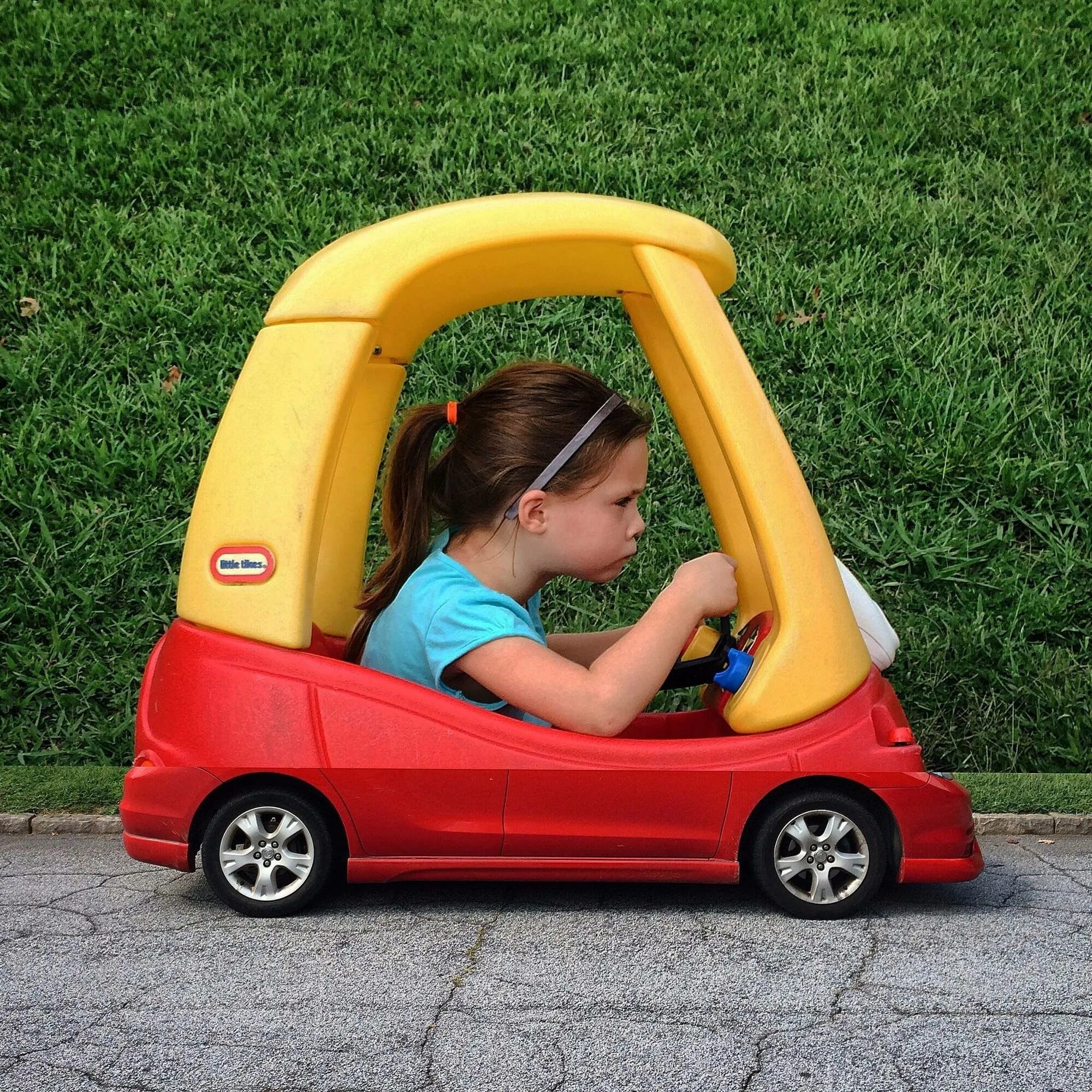 какой нибудь детский хороший. хорошие дети фото. художник дональд золан. ребенок испачкался в краске. дети радуются.