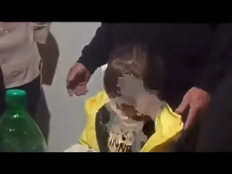 Девочка роняет торт мем Упала лицом в торт в свой День Рождения Like Family YouTube
