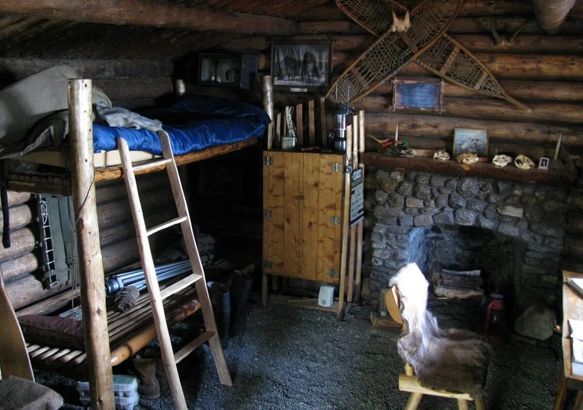 Охотничий домик в тайге. Жить в сторожке. Хижина отшельника алханай. Жить в сторожке. Таежные охотничьи избушки.