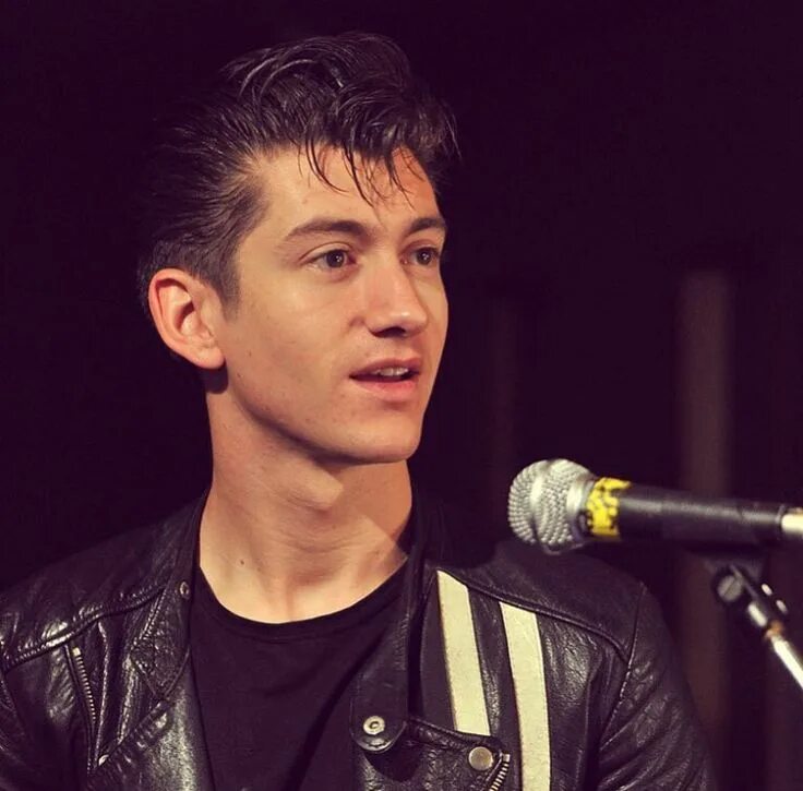 Алекс стендел 13 причин. Alex turner 2016. Alex zimmer. Alex zimmer. Алекс тернер арктик манкис.
