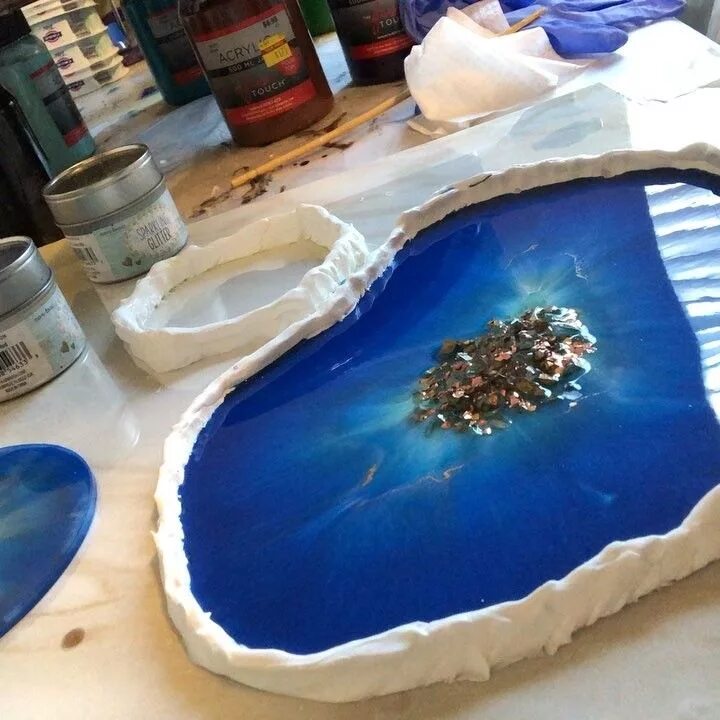 Гипс и эпоксидная смола. Эпоксидные украшения. Стекло из эпоксидной смолы. Эпоксидная смола и цемент. Пенополистирол и эпоксидная смола.