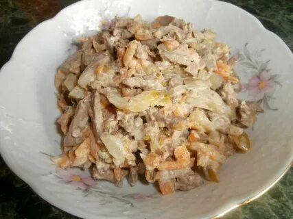 Салат с печенью соленым огурцом морковью яйцом