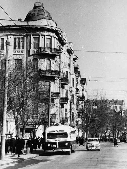 Киев красноармейская улица. Киев история ул большая житомирская. Улица житомирская. Львовская площадь киев. Владимирская улица киев.