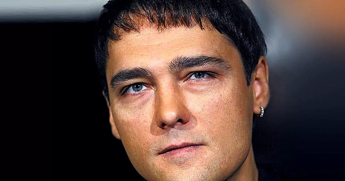 Разин и шатунов. Сколько было юру шатунову. Юра шатунов сейчас. Сколько было юру шатунову. Шатунов в молодости.