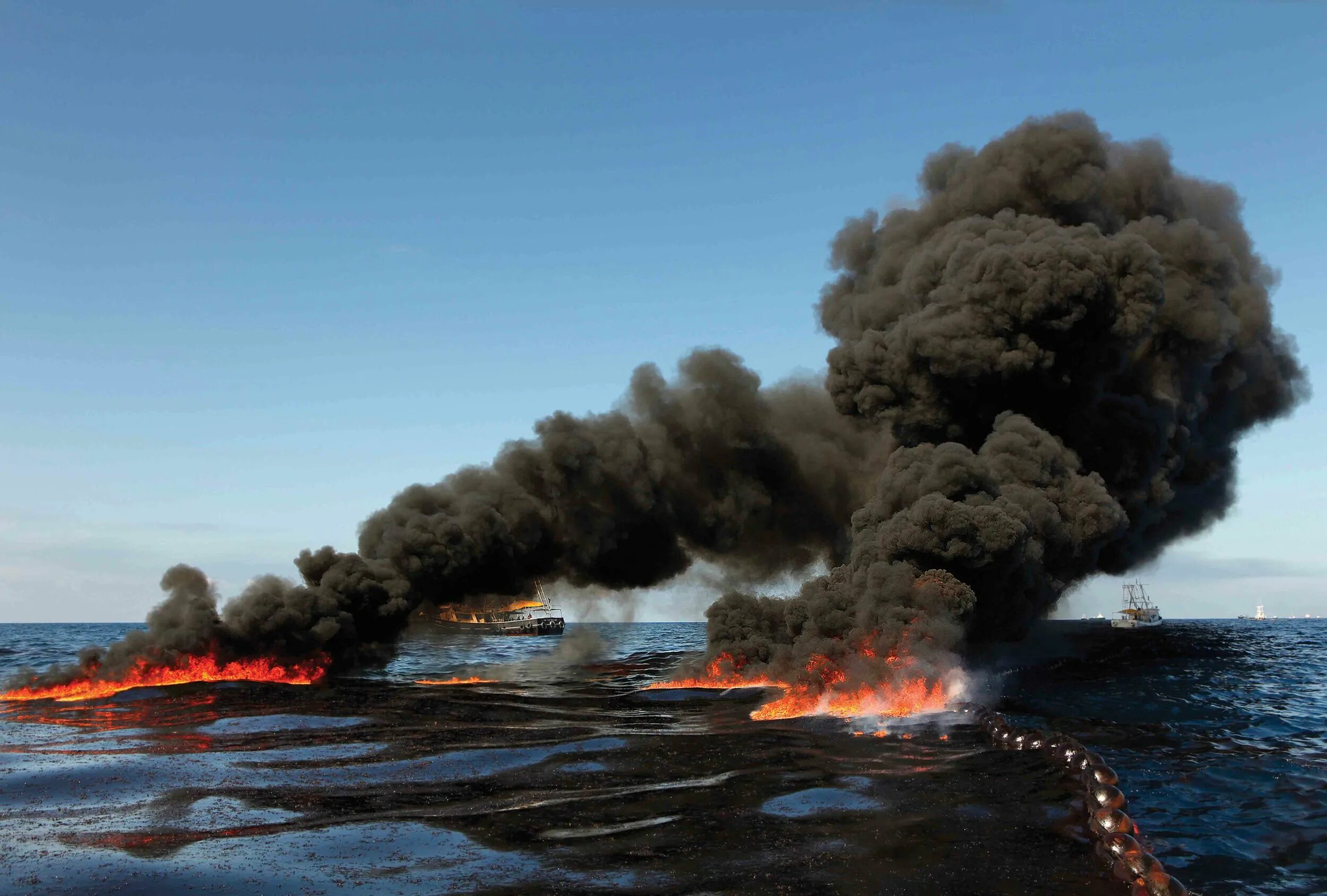 Взрыв нефтяной платформы Deepwater Horizon. Экологическая катастрофа. Загрязнение нефтью. Загрязнение мирового океана. Химическое воздействие на природу