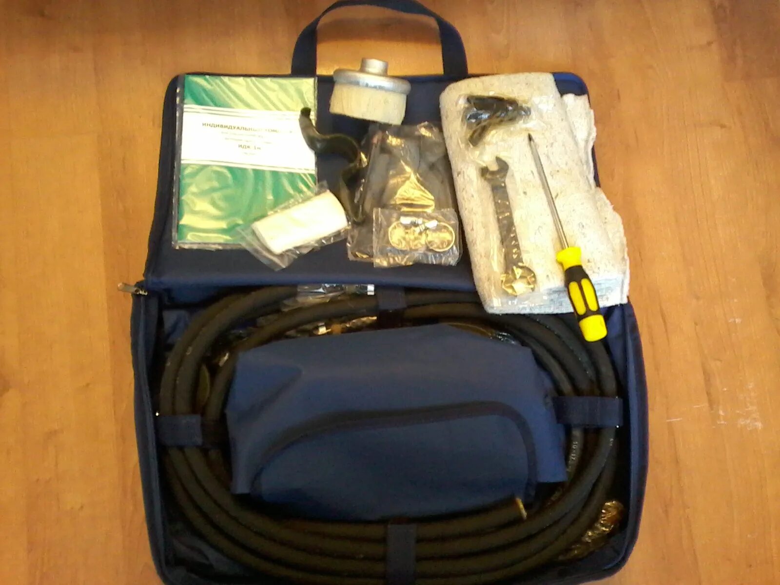 Комплект специальной обработки техники. Комплект ИДК-1. Комплект специальной обработки автомобильной техники ИДК-1м. ИДК-1м индивидуальный дегазационный комплект.