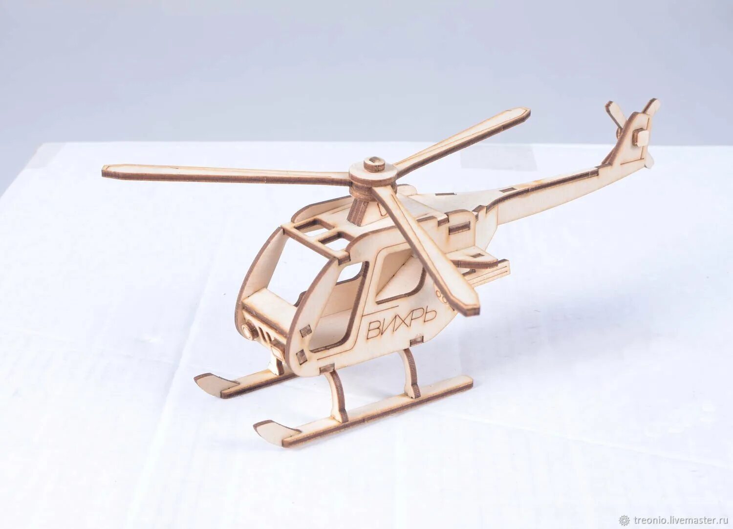 Поделка самолет. Вертолёт из киндера и пластилина. Вертолетик руками. Самодельный игрушечный вертолет. Induction aircraft вертолет игрушка.