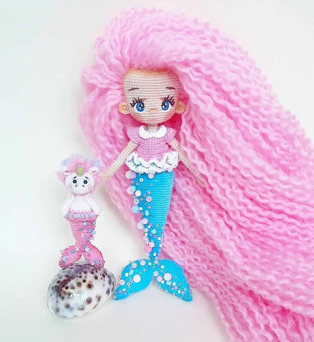 Кукла русалочка крючком. Амигуруми русалочка ариэль. Вязание русалки крючком. Вязана русалка. Вязаная кукла русалочка.