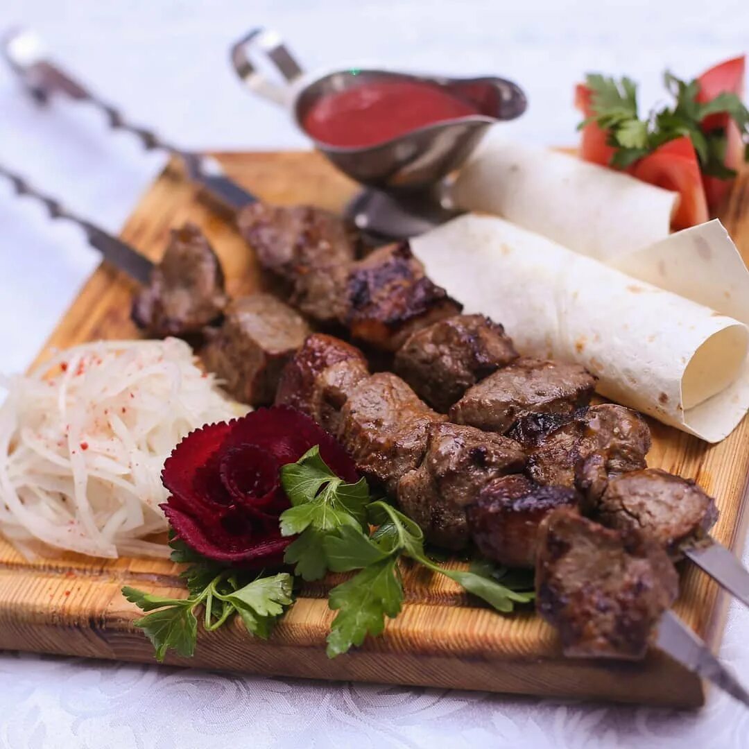 Хоровац армянский шашлык. Qyabab xorovac. Шашлык свиной чалагач. Русский шашлык иркутск. Шашлык 72 на вынос тюмень карнацевича.