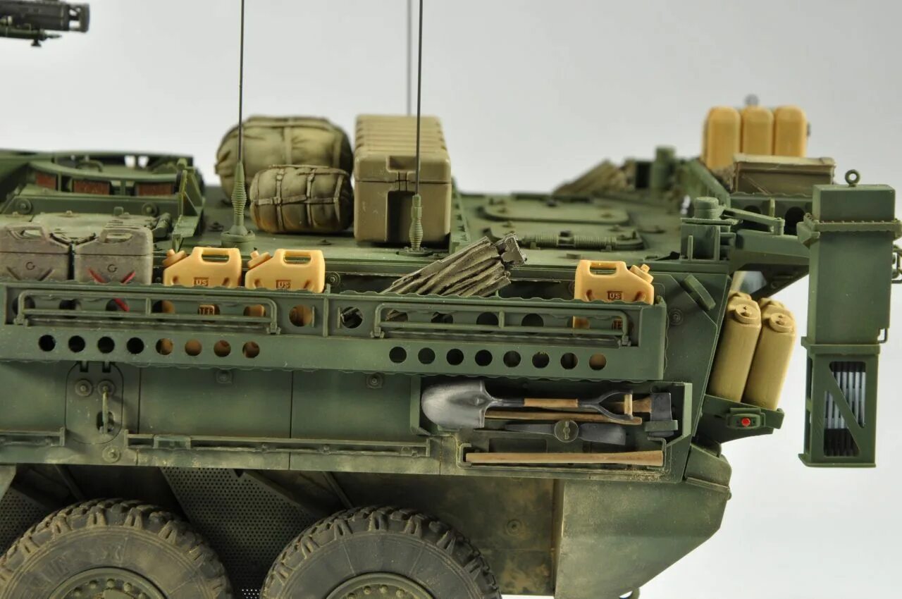 Инженерная машина м1132 страйкер. M1132 stryker. M1132 stryker. Модель бтр 1132 страйкер. M1132 engineer squad vehicle.