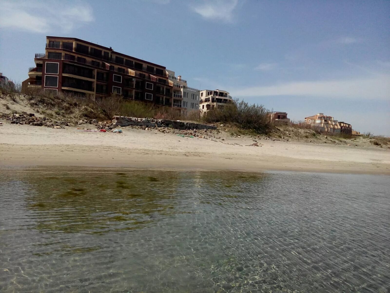 балаклава бухта ласпи. тропический остров в океане. берег со стороны моря. берег со стороны моря. вид на берег со стороны моря.