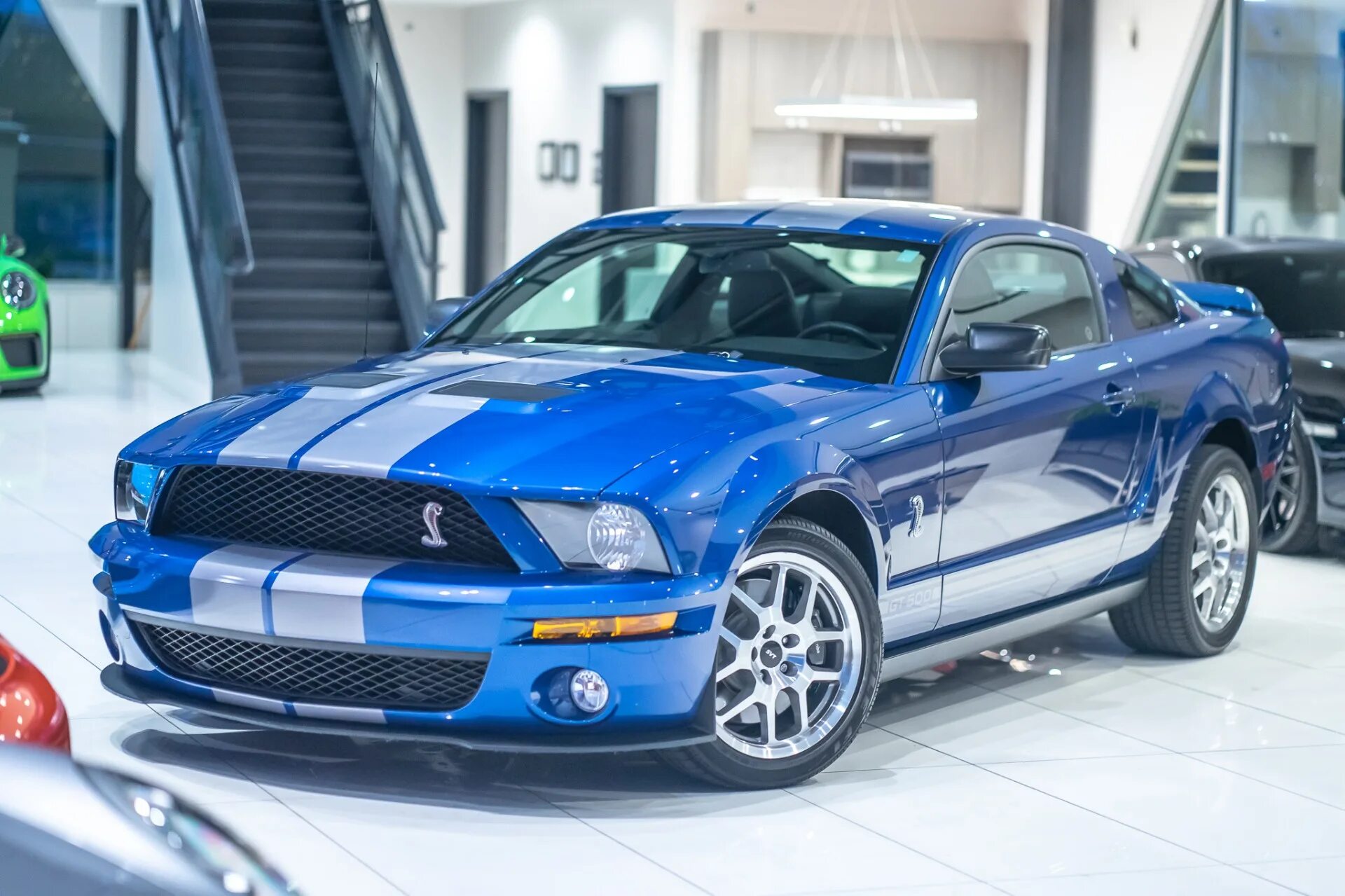 Продажа мустанг. Ford Mustang Shelby gt500 лаймовый. Форд Мустанг ГТ 500. Форд Мустанг Шелби gt 500. Ford Mustang Shelby gt500 2006.