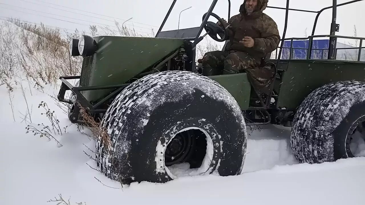 Вездеход для глубокого снега. Вездеходы по снегу видео. Гусеничный вездеход раш. Вездеход snow trac st4. Вездеходы по снегу видео.