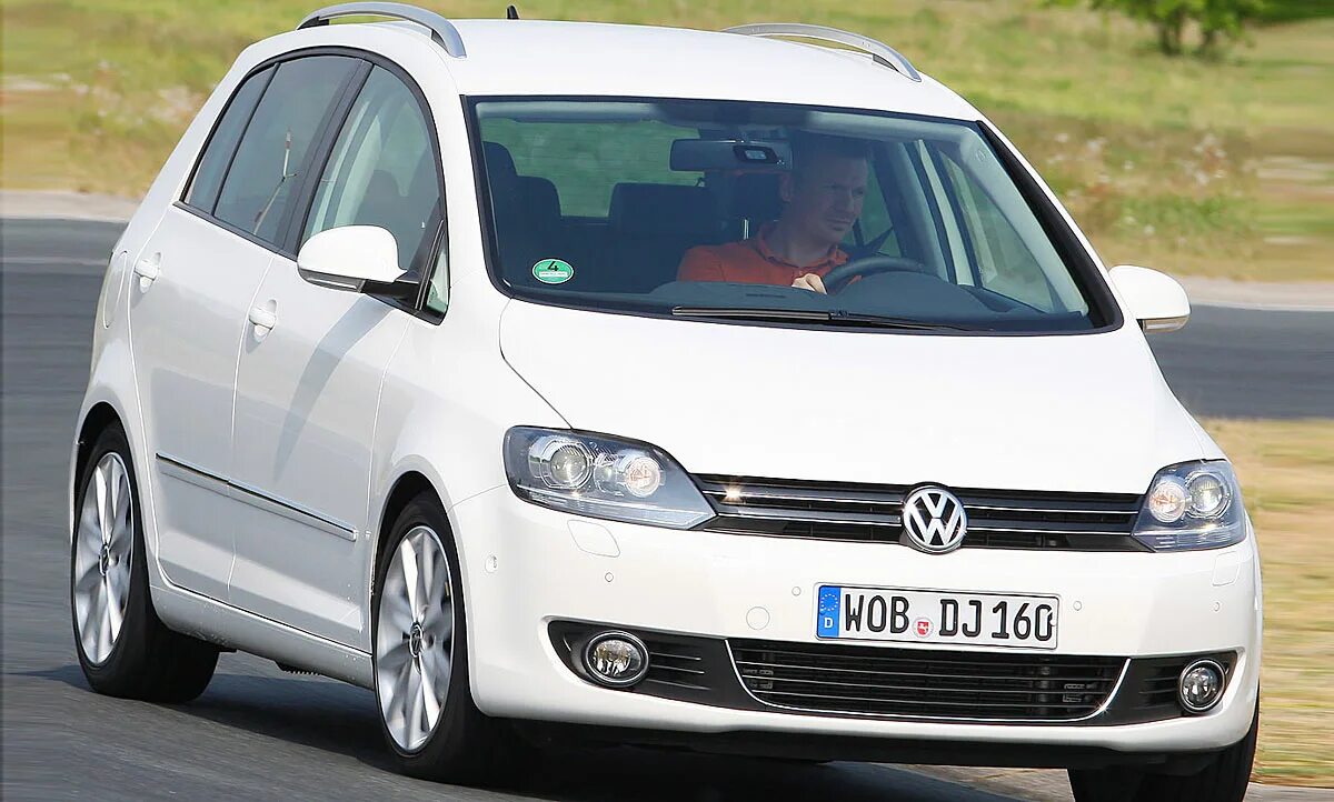 Купить volkswagen plus. VW Golf Plus 2012. Фольксваген гольф плюс 2012. Volkswagen Golf Plus. Volkswagen Golf Plus белый.