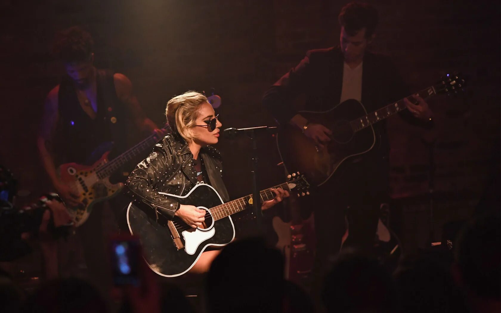 Темный вечер песня. Стихи есенина вечер. Романтик с гитарой. Гитарный вечер. Темная ночь.