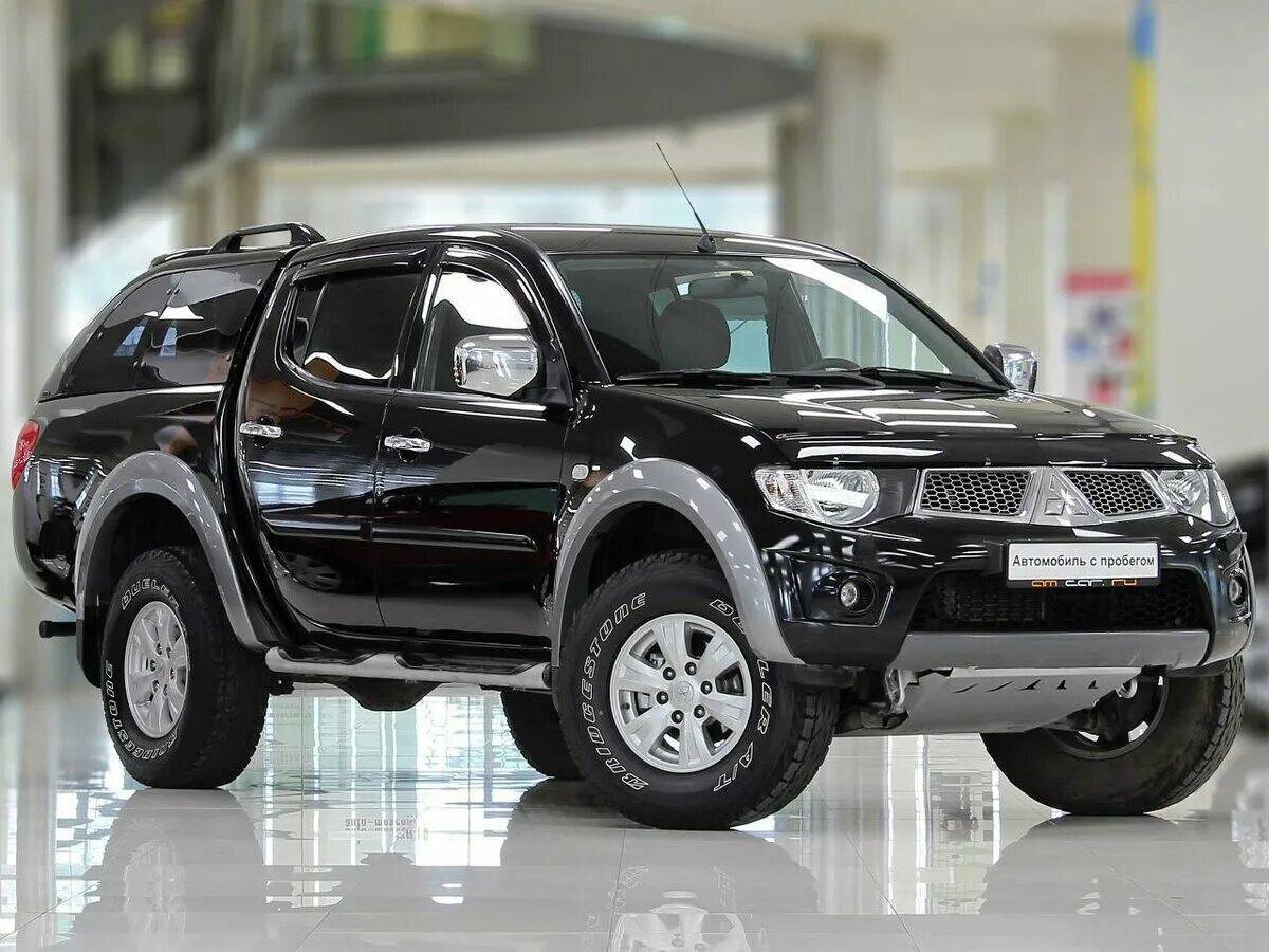 Купить mitsubishi 200. Mitsubishi Pickup l200. Джип Митсубиси л200. Мицубиси l200 2013. Митсубиси l200 черный.