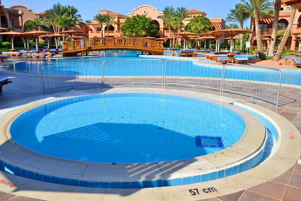 Charmillion gardens aqua park 5. Отель сиа гарден шарм шарм-эль-шейх. Sea gardens resort) 4*. Sea gardens resort. Charmillion gardens aqua park египет.