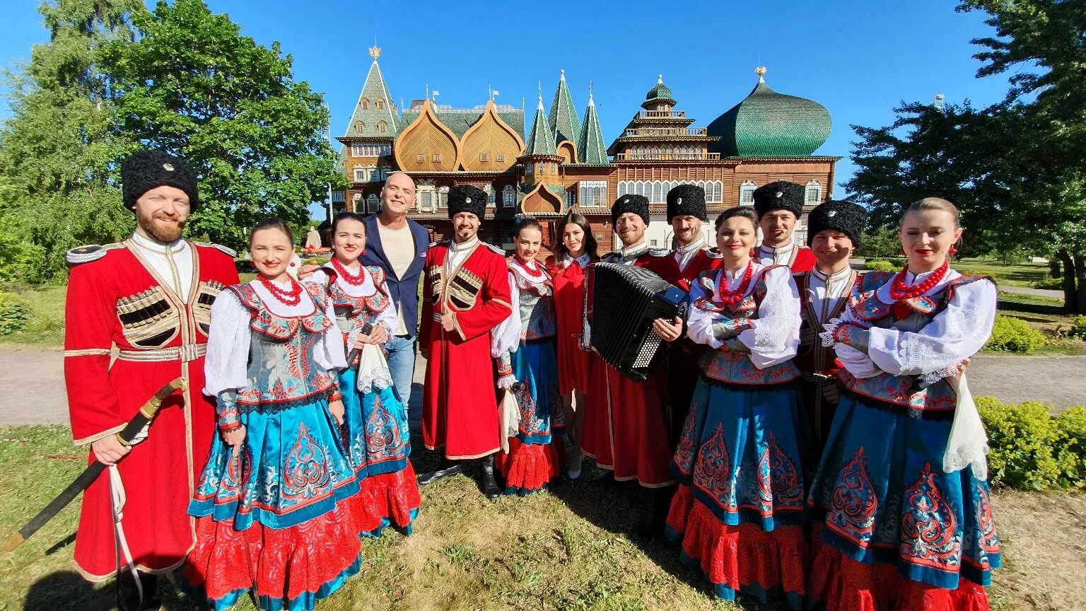 коренные народы ленинградской области. народности санкт-петербурга. традиции санкт-петербурга. народы живущие в санкт петербурге. коренные народы ленинградской области водь.