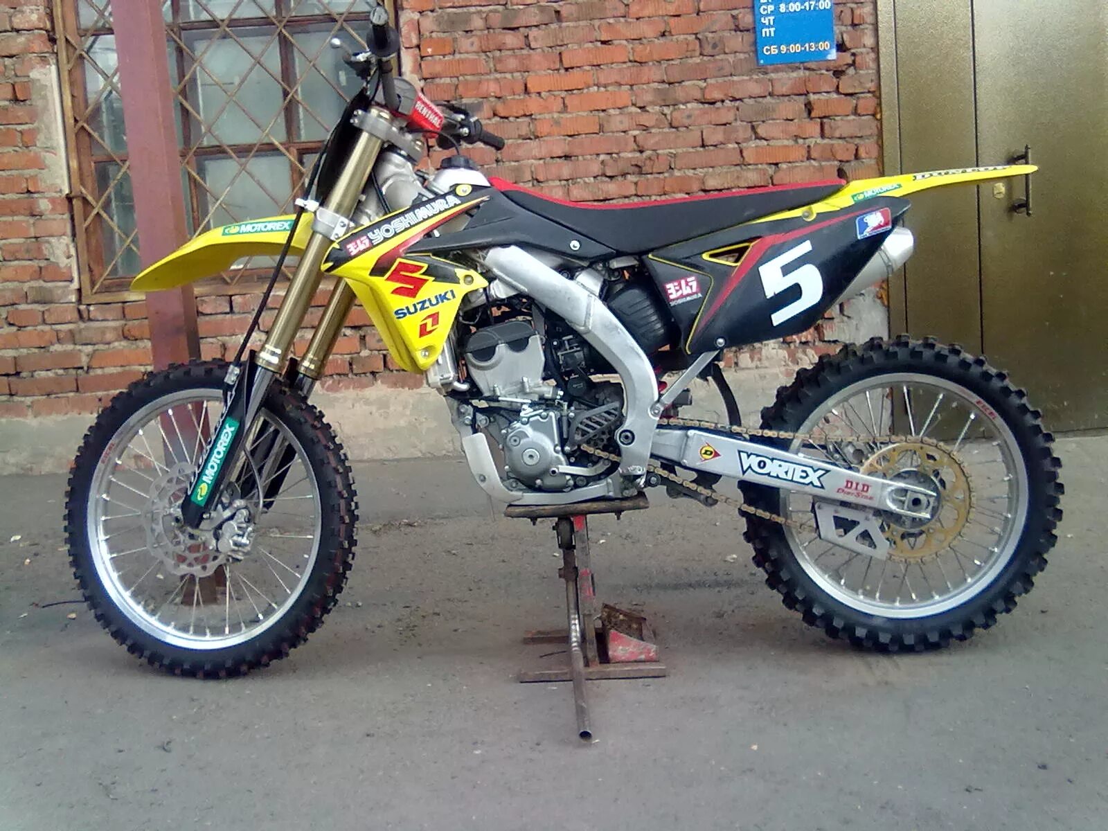 Куплю мотоцикл кроссовый б у. Suzuki RMZ 250. Suzuki RMZ 250 2012. Сузуки RMZ 250 2012 год. Кроссовый Монетка zx1.