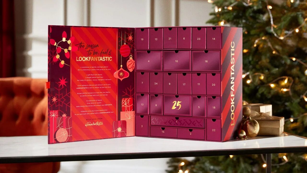 Lookfantastic advent. Адвент лукфантастик 2019. Advent calendar 2021 косметика. Lookfantastic advent calendar 2020. Лукфантастик адвент календарь.