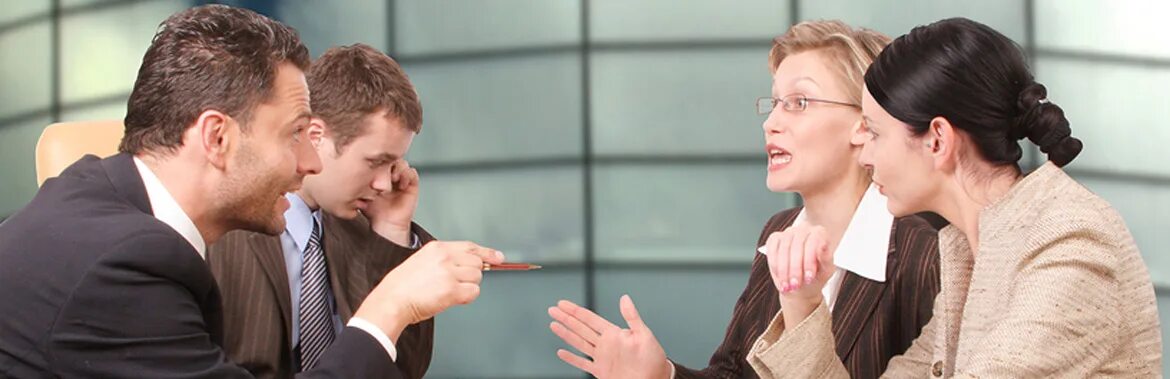 Ссоры в отношениях. Конфликт. Понимание в общении. Люди спорят. Основные правила эффективного слушания.